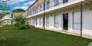 Glen Oaks Apartments Gallery 22