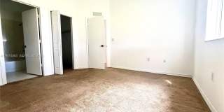 930 NE 33rd Terr Gallery 9