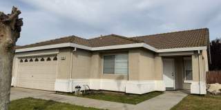 Charming 3-Bedroom, 2-Bath Home with Spacious Backyard in Elk Grove Gallery 1