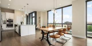 250 W Spring Street Gallery 9