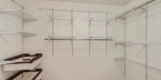 2 Story with Vaulted Ceiling and All Kitchen Appliances Gallery 20