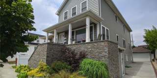 535 E Walnut st unit: Main Gallery 1