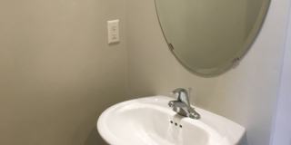 3 bed 2 bath Townhome for rent, small dog under 20 lbs allowed! Gallery 5