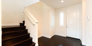 Beautifully Maintained 3 Bed, 2.5 Bath Home in Prime RiverPark Location Gallery 4