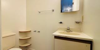 2 Bedroom, 2.5 Bath Townhouse Gallery 6