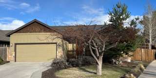 Charming 3-Bedroom Home in a NE Bend Gallery 1