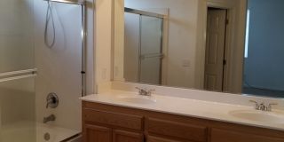 VERY CUTE 3BD/2BTH SINGLE FAMILY IN NORTH LINCOLN Gallery 15