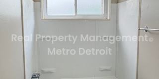 Move-In Ready Brick Ranch on a Corner Lot | Warren Gallery 11
