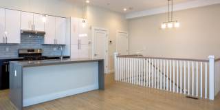 Renovated, Modern Split-Level Apartment – 2 Bed | 1.5 Bath | 1,088 Sq Ft Gallery 4