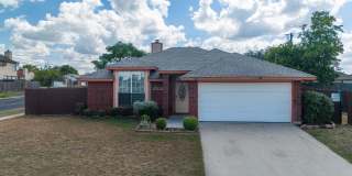 2702 Hemlock Dr Gallery 1