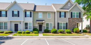 Charming & Freshly Updated 3BR Townhome in Shearon Farms! Gallery 1