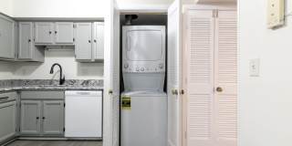3 Bed/2 Bath Pet Friendly Bus Route. Parking. Gallery 7