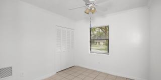 325 NW Rebecca Avenue Gallery 17