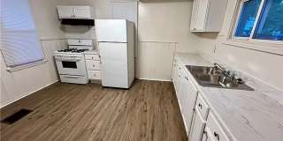 Move in Ready 4 Bedroom 1 1/2 bath house Available Gallery 3