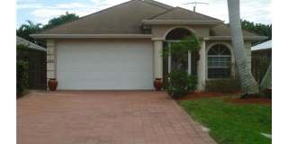 ** PET FRIENDLY **NAPLES PARK - NO HOA - POOL & SPA HOME - CLOSE TO BEACH! - ANNUAL Gallery 1