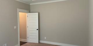 One level home with 2 Car Garage! Gallery 19