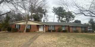 Large Family Home!! Gallery 1