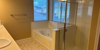 Beautiful 4 Bedroom, 2.5 Bath Oakley Home W/ Large Yard Gallery 20