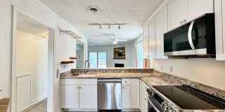 Ready NOW! A Custom Townhouse-Style Duplex Blocks to the Beaches! Fenced Yard - Hot Tub - Pet Friendly - All Appliances! Gallery 10