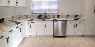 2005 E Oakey Boulevard Gallery 1