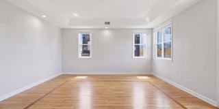 814 W Hubbard Street Gallery 3