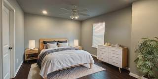 Townhouse with Garage - Minutes from Downtown Rogers Gallery 2