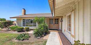 Spacious Home on Corner Lot! Gallery 4