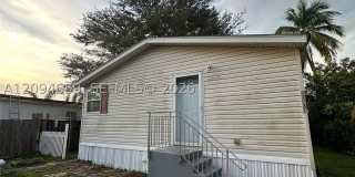 21631 NW 8th Ct Gallery 1
