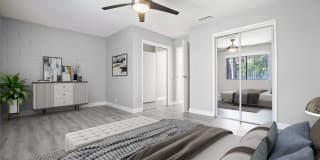 Riverwoods Apartments Gallery 13