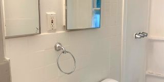 1005 Hampton Street Gallery 1