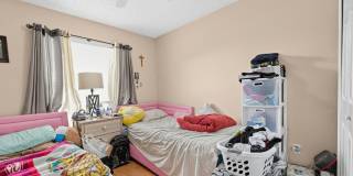 Spacious 4BR House in Orange Park Gallery 10