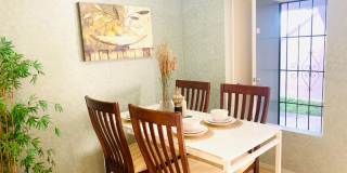 BEAUTIFUL CONDO! 2 MINUTE WALK TO CAMPUS! FREE RENT UNTIL MAY 1, 2026!! Gallery 4