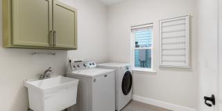 Gorgeous remodeled 3-bedroom, 2.5 bath home in Hillcrest Gallery 25