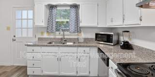 115 S Mendenhall St. Gallery 9