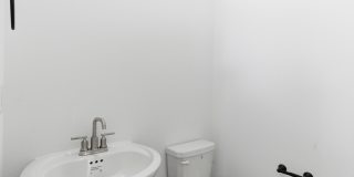 1834 East Fiji Street Gallery 15