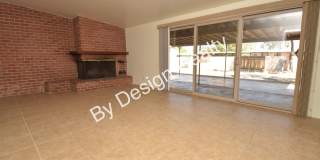 Spacious 3 Bed 2 Bath Eastside Home w/Huge Yard & Fireplace Gallery 7