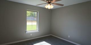 Beautiful 3 Bedroom 2 Bathroom Townhouse in South Tyler! Now offering 1/2 off first full month rent free! Gallery 17