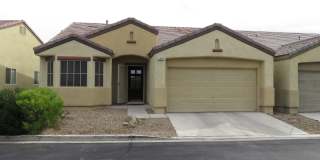 Huge family room with kitchen nicely tucked in the middle. Gallery 1