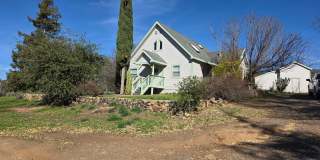 2 Bed/2 Bath Charming Home for $2,495 a month in Mesa Grande! Gallery 1