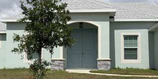 Gorgeous 3-4 bedroom Home off Becker Gallery 1