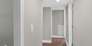 Charming 2BR Duplex in Oak Ridge Gallery 7