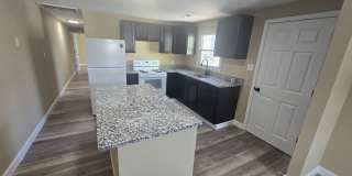 DUPLEX - Remodeled 2 BR in Petersburg Gallery 1