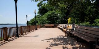 Delaire Landing Gallery 23