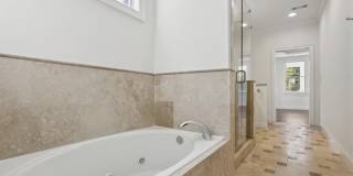 546 Highland Avenue NE Gallery 24