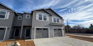 Brand New Stunning 3 Bed/2.5 Bath Townhouse-Old Farm District Gallery 1