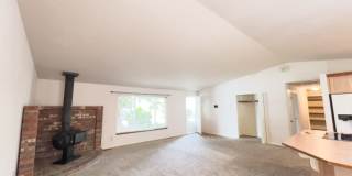 3 bedroom rambler on corner lot Gallery 7