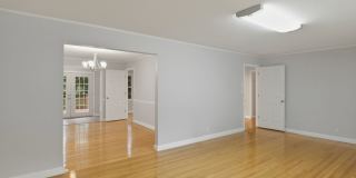 Spacious 4BR House in Signal Mountain Gallery 10