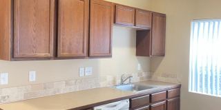 BEAUTIFUL 2 BEDROOM TOWNHOME IN SOUTH SALEM HILLS! Gallery 16