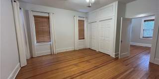 1106 E 51st Street Gallery 14