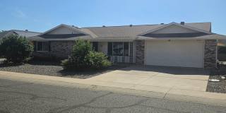 Spacious Home Near Shopping Center Gallery 1